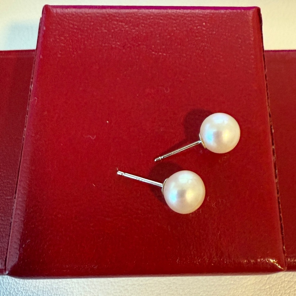 7.0-7.5mm Pearl Stud Earrings - Picture 3 of 6
